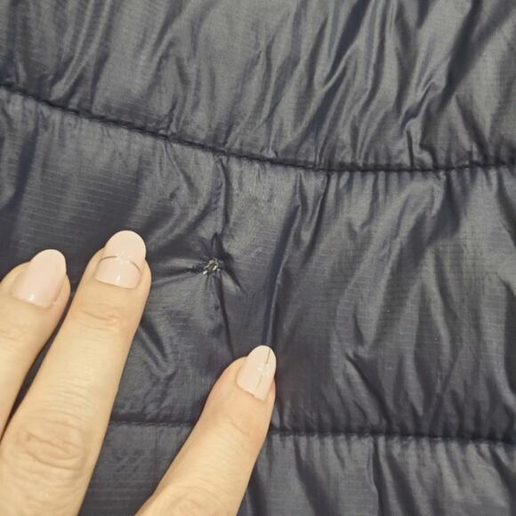 Abercrombie A&F Puffer Jacket with Removable Hood Poly-Fill Water Resistant Flaw - Picture 13 of 15